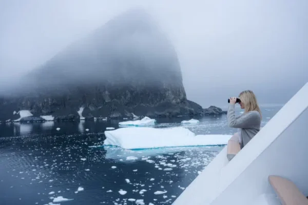 Luxury Travel Experience in Antarctica, Exploring the Frozen Continent in Style